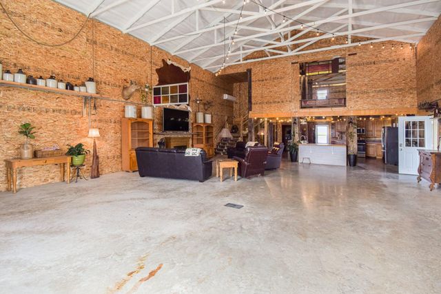 10647 Hawthorn Road, Plymouth, IN 46563