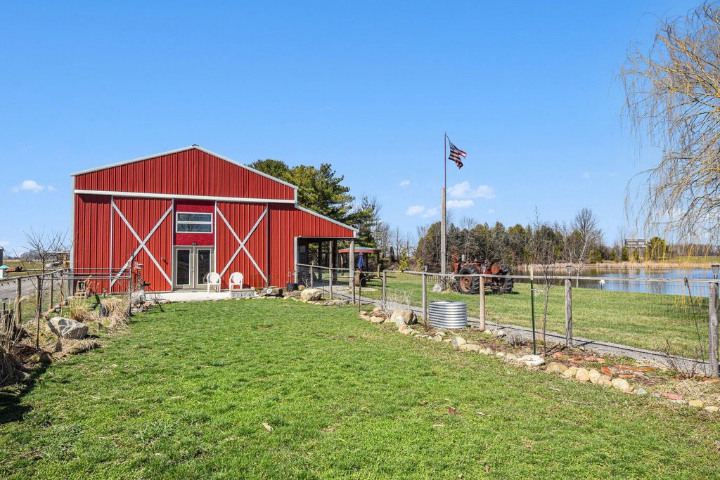 10647 Hawthorn Road, Plymouth, IN 46563