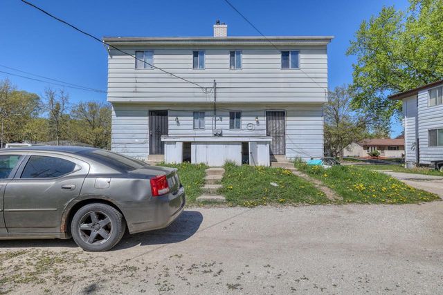 6300 101st STREET, Milwaukee, WI 53225