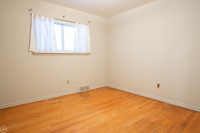 27443 Strathmoor Drive, Warren, MI 48092