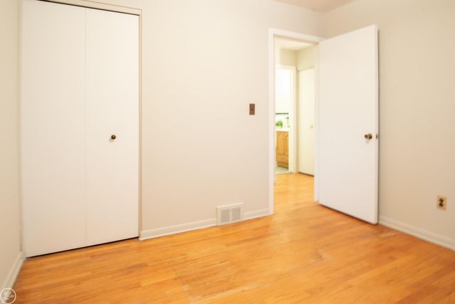 27443 Strathmoor Drive, Warren, MI 48092