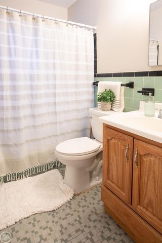 27443 Strathmoor Drive, Warren, MI 48092