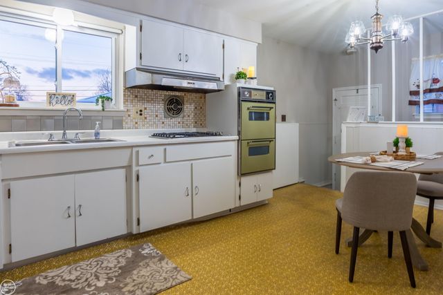 27443 Strathmoor Drive, Warren, MI 48092