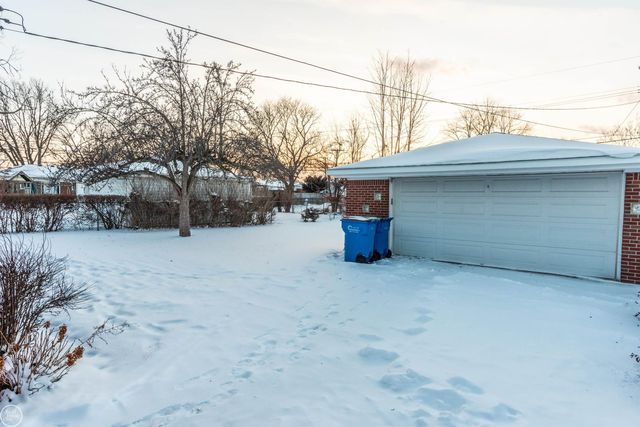 27443 Strathmoor Drive, Warren, MI 48092