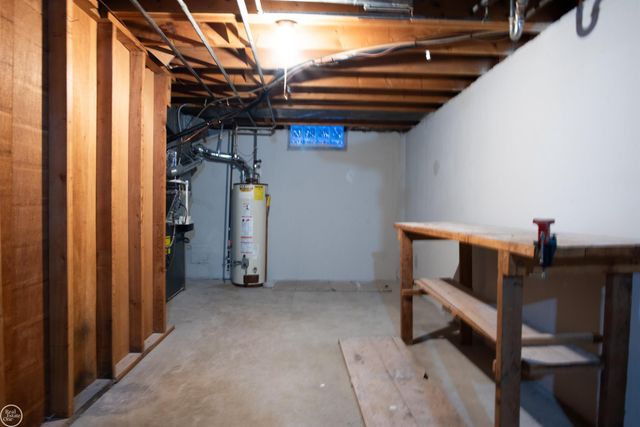 27443 Strathmoor Drive, Warren, MI 48092