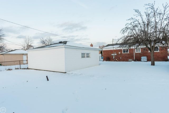 27443 Strathmoor Drive, Warren, MI 48092