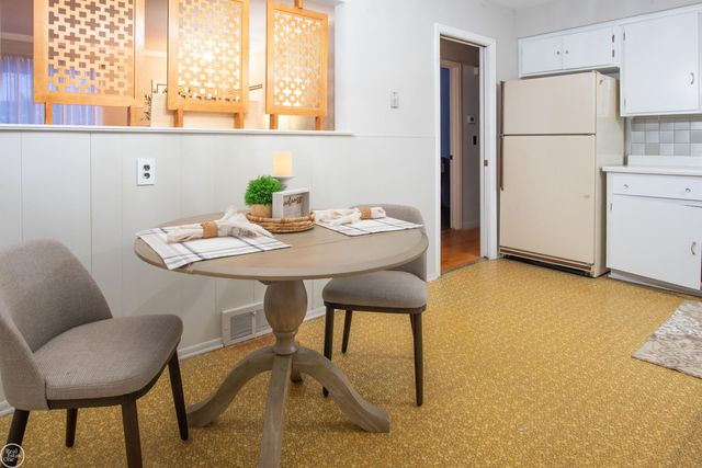 27443 Strathmoor Drive, Warren, MI 48092