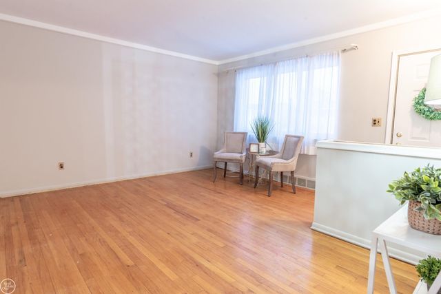 27443 Strathmoor Drive, Warren, MI 48092