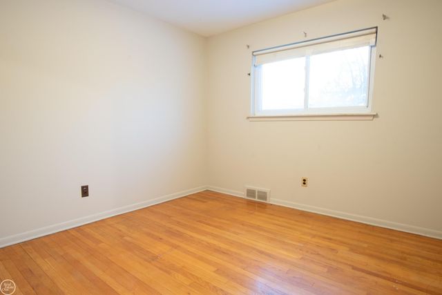 27443 Strathmoor Drive, Warren, MI 48092