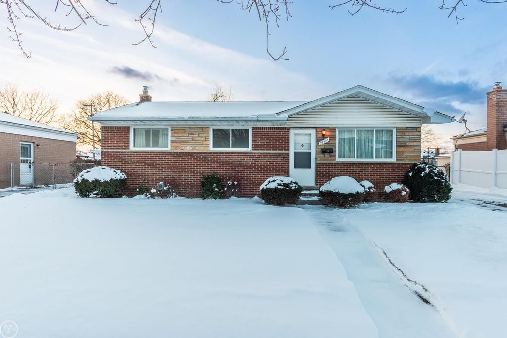 27443 Strathmoor Drive, Warren, MI 48092