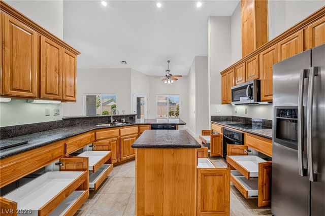 5360 Applewood Court, Pahrump, NV 89061