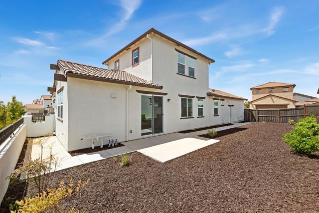 7941 Titan Dr, Antelope, CA 95843