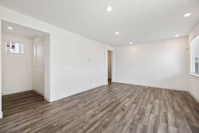 7941 Titan Dr, Antelope, CA 95843