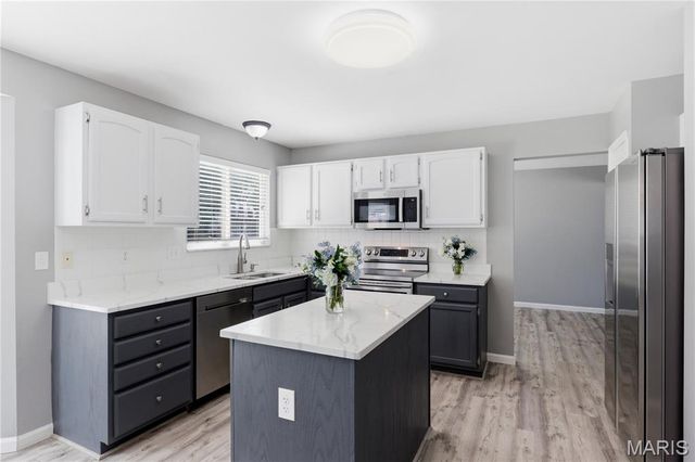 1027 Tower Park Drive, St Charles, MO 63304