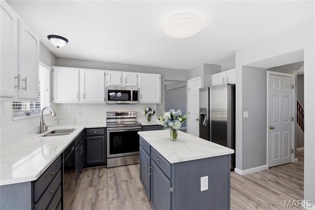 1027 Tower Park Drive, St Charles, MO 63304