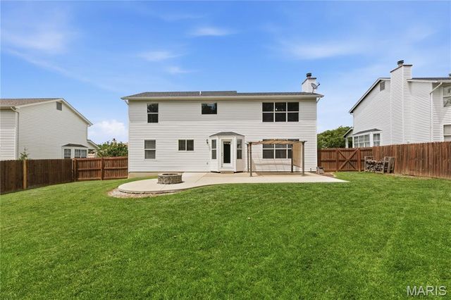 1027 Tower Park Drive, St Charles, MO 63304