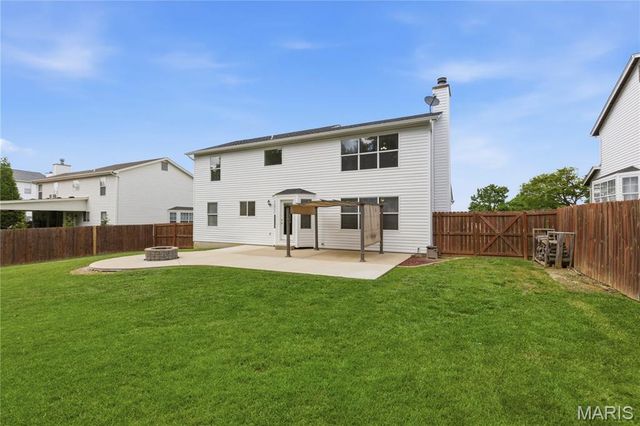 1027 Tower Park Drive, St Charles, MO 63304