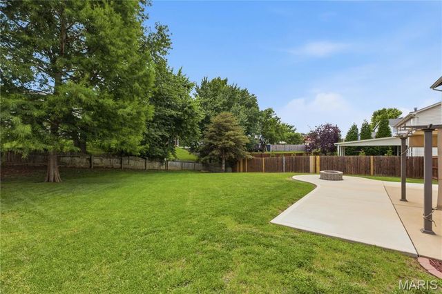 1027 Tower Park Drive, St Charles, MO 63304