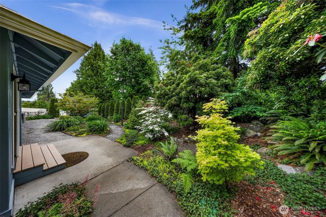 8120 Kitamat Way, Blaine, WA 98230