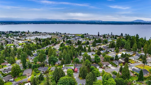 8120 Kitamat Way, Blaine, WA 98230