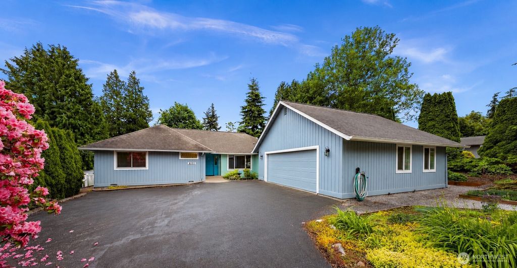 8120 Kitamat Way, Blaine, WA 98230