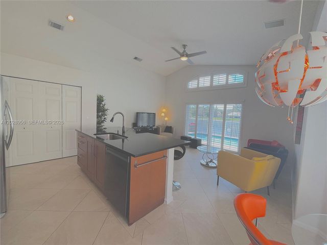4923 SW 33rd Way, Hollywood, FL 33312