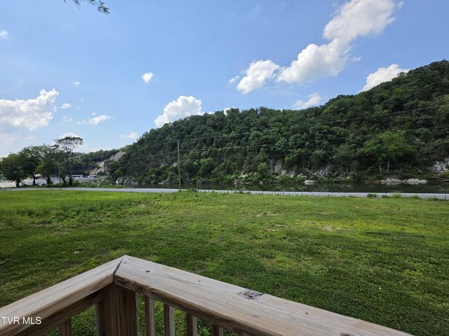 453 Aj Willis Road, Jonesborough, TN 37659