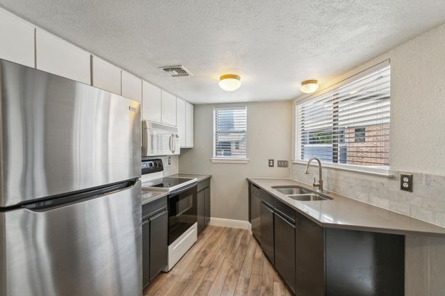 2500 Burleson RD 321, Austin, TX 78741