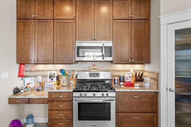 16 Terra Linda Court, Eagle Point, OR 97524