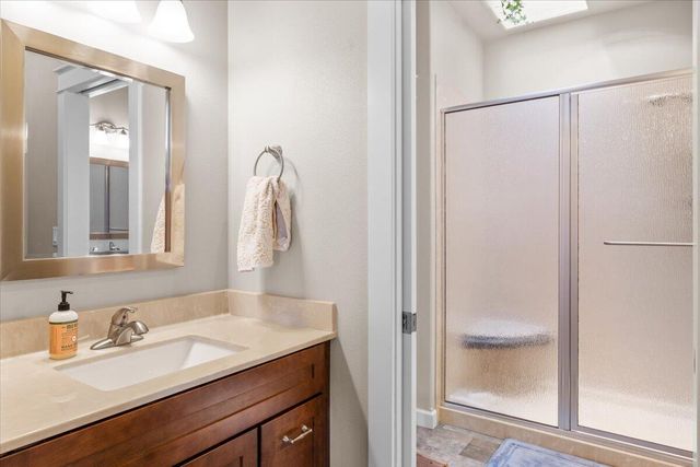 16 Terra Linda Court, Eagle Point, OR 97524