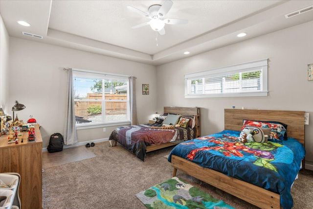 16 Terra Linda Court, Eagle Point, OR 97524