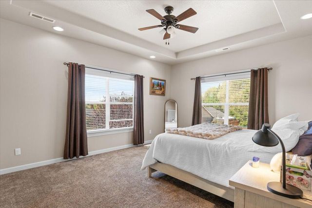 16 Terra Linda Court, Eagle Point, OR 97524