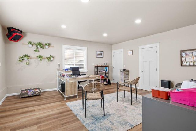 16 Terra Linda Court, Eagle Point, OR 97524