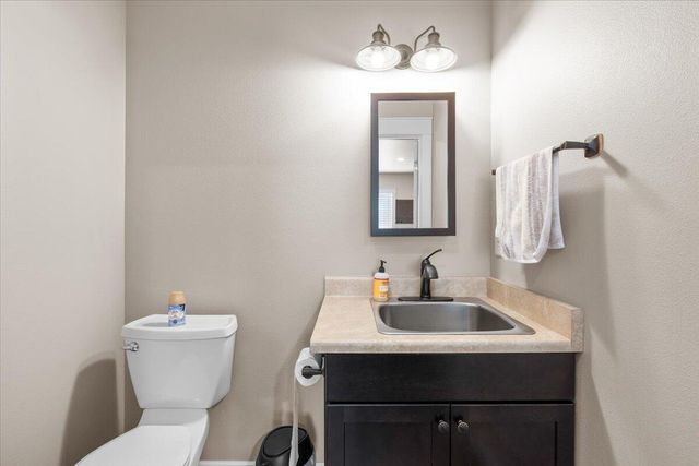 16 Terra Linda Court, Eagle Point, OR 97524