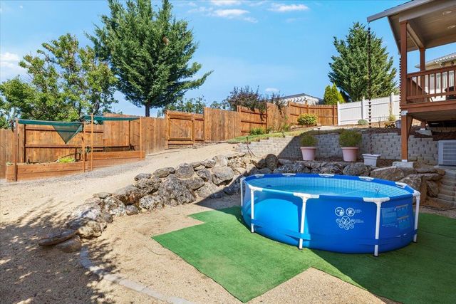 16 Terra Linda Court, Eagle Point, OR 97524