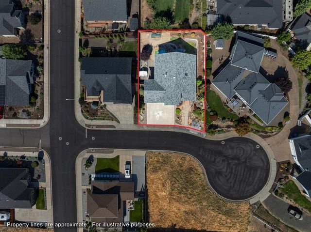 16 Terra Linda Court, Eagle Point, OR 97524