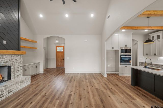 16618 Meadow Crest Dr., Lindale, TX 75771