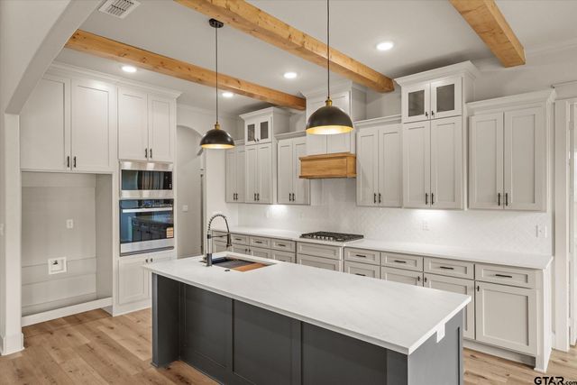 16618 Meadow Crest Dr., Lindale, TX 75771