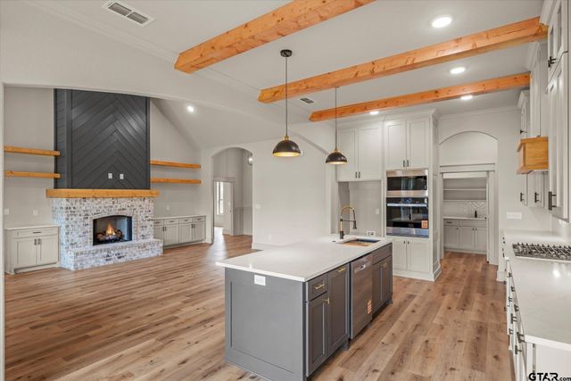 16618 Meadow Crest Dr., Lindale, TX 75771