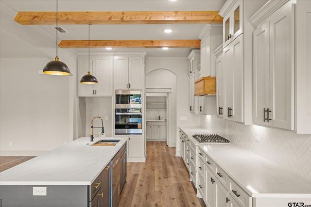 16618 Meadow Crest Dr., Lindale, TX 75771