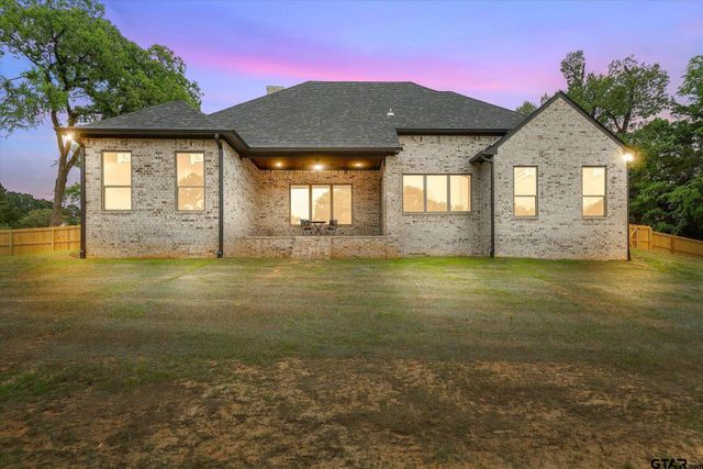 16618 Meadow Crest Dr., Lindale, TX 75771