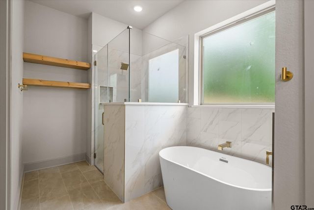 16618 Meadow Crest Dr., Lindale, TX 75771