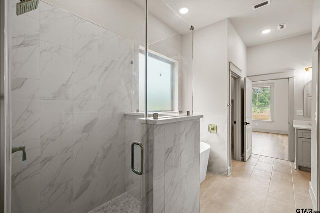 16618 Meadow Crest Dr., Lindale, TX 75771