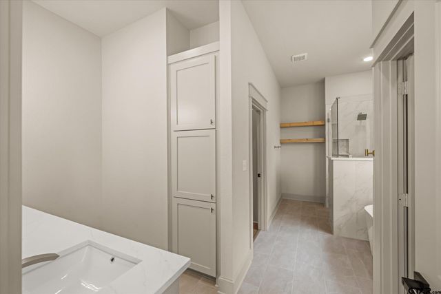 16618 Meadow Crest Dr., Lindale, TX 75771