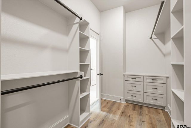 16618 Meadow Crest Dr., Lindale, TX 75771