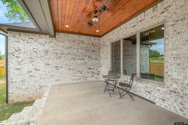 16618 Meadow Crest Dr., Lindale, TX 75771