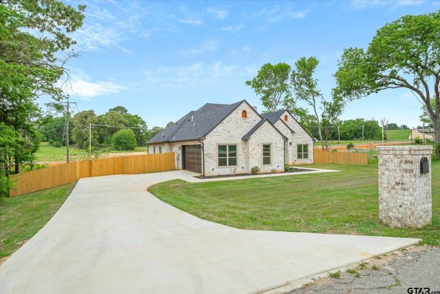 16618 Meadow Crest Dr., Lindale, TX 75771