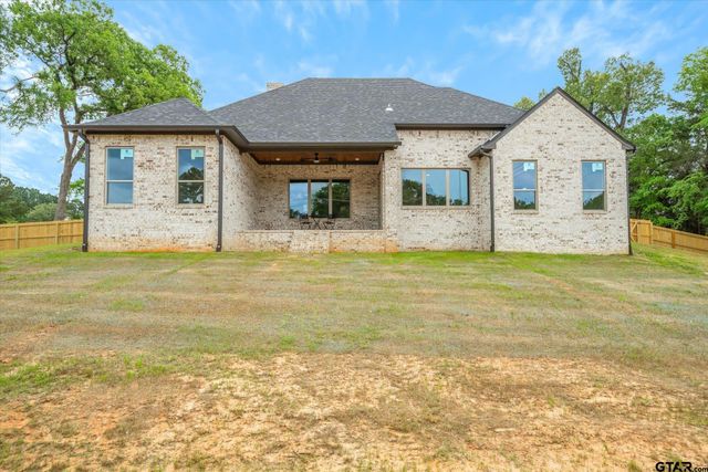 16618 Meadow Crest Dr., Lindale, TX 75771