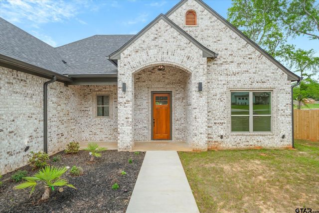 16618 Meadow Crest Dr., Lindale, TX 75771