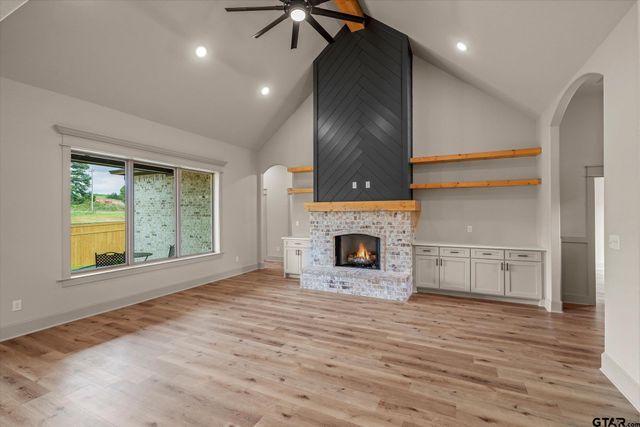 16618 Meadow Crest Dr., Lindale, TX 75771